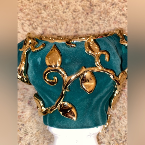 BBW Halloween Candle Holder dark green velvet Bust pedestal NWT - Picture 3 of 9